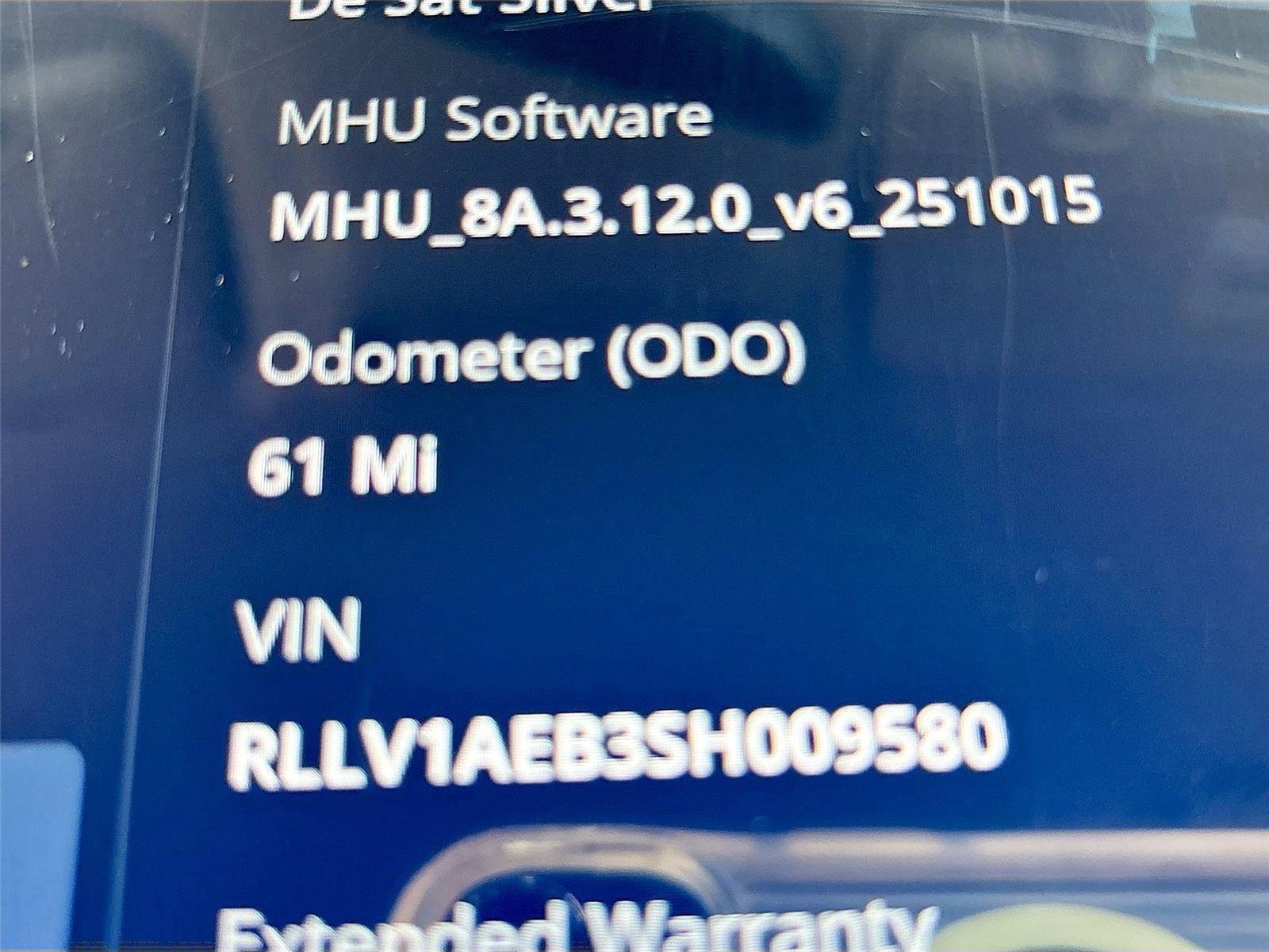 New 2025 VinFast VF 8 Eco AWD/4WD image 12