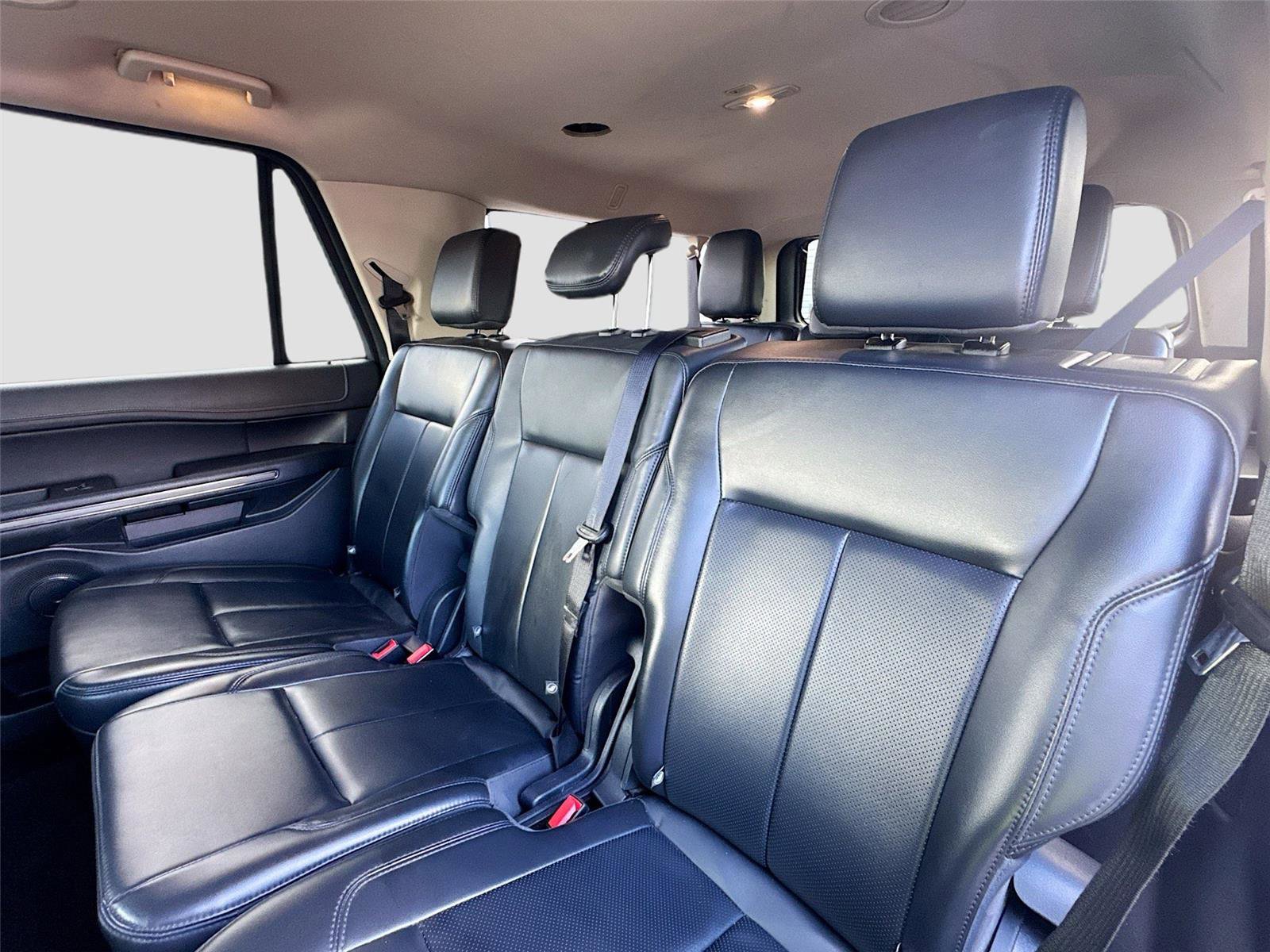 Used 2023 Ford Expedition Max XLT image 24