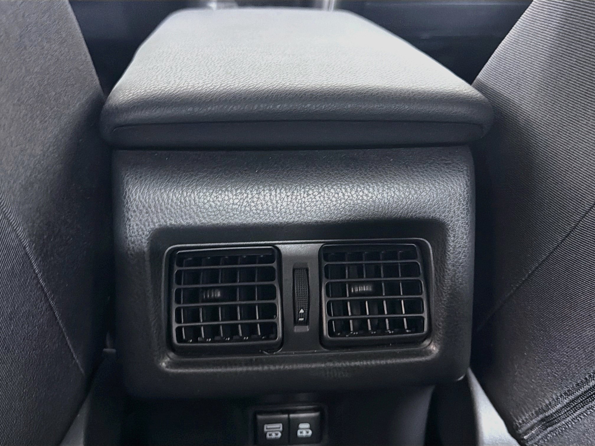 Used 2025 Toyota Camry LE FWD image 25