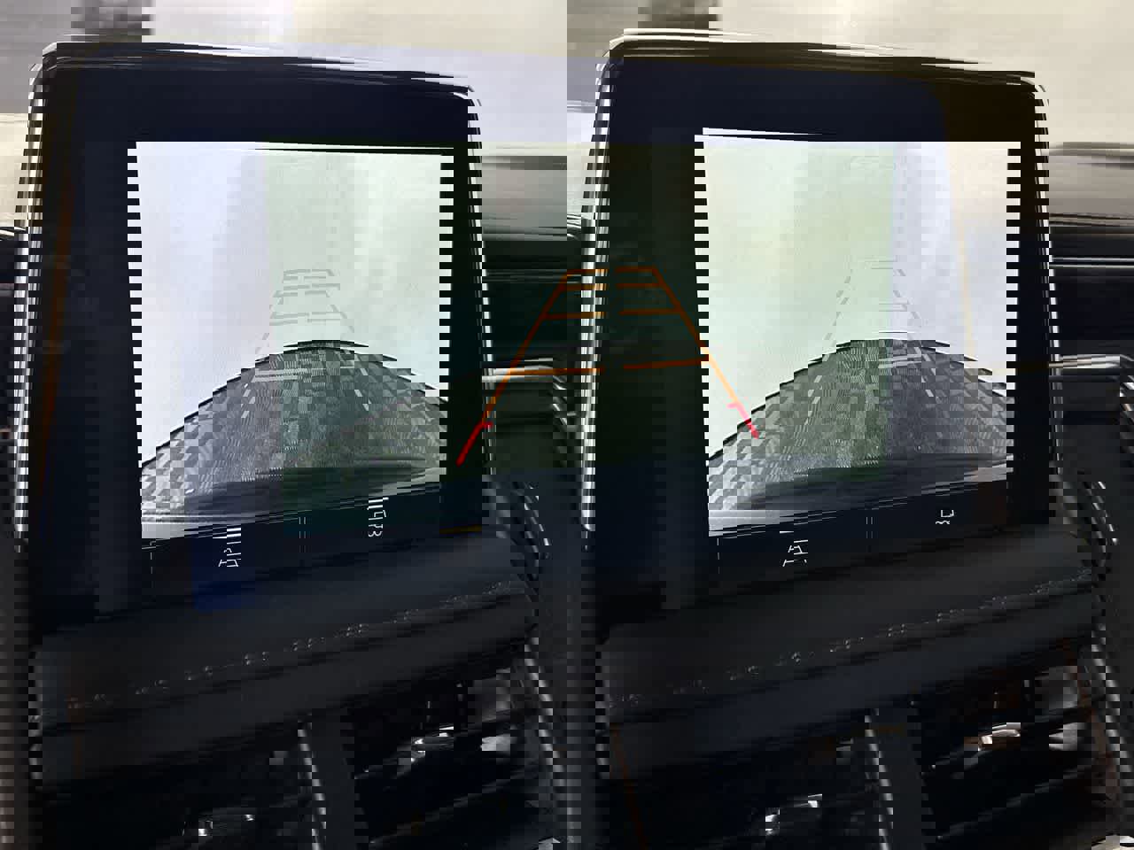 Used 2024 Chevrolet Suburban LT image 17