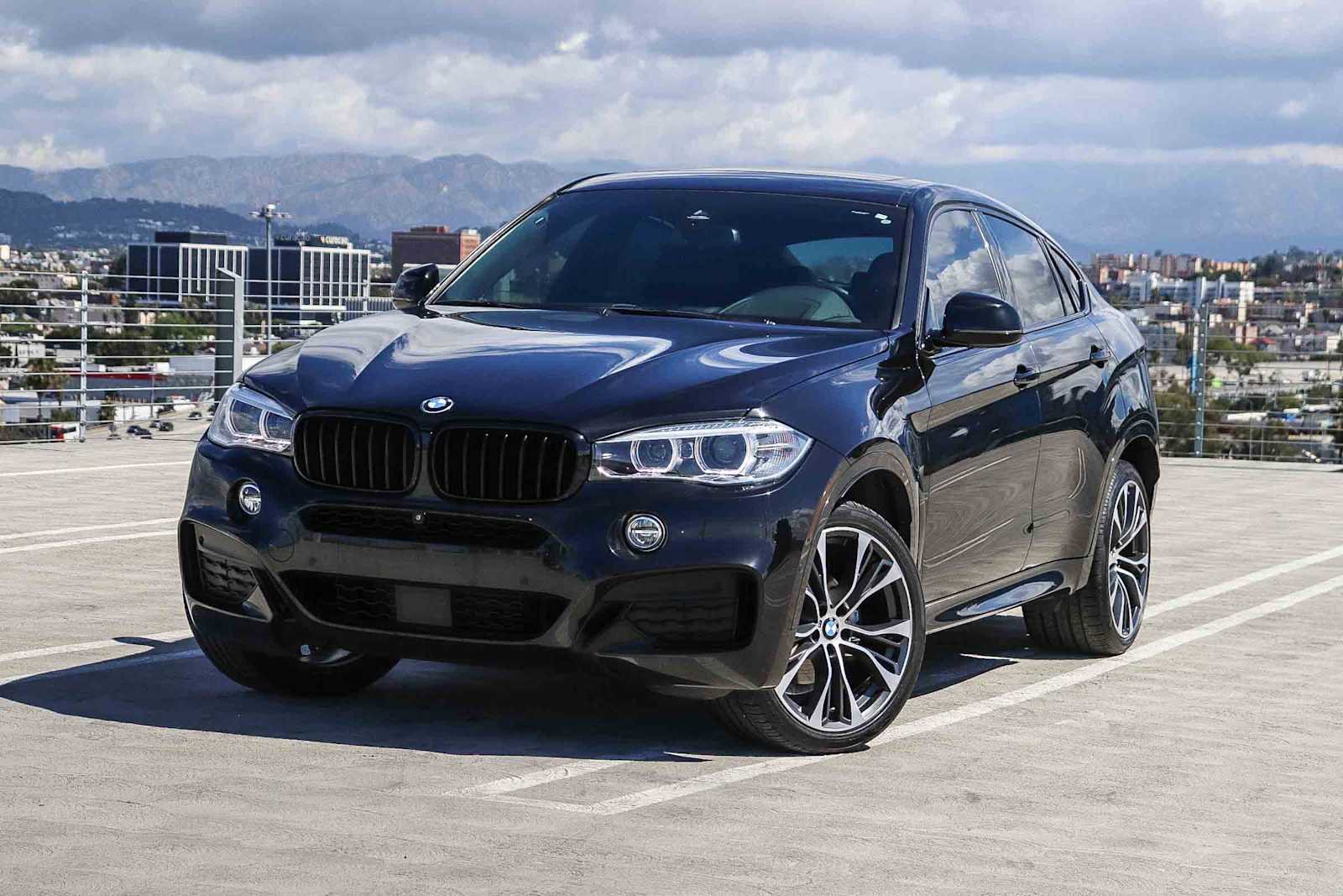Used 2019 BMW X6 xDrive35i w/ M Sport Package AWD/4WD image 1