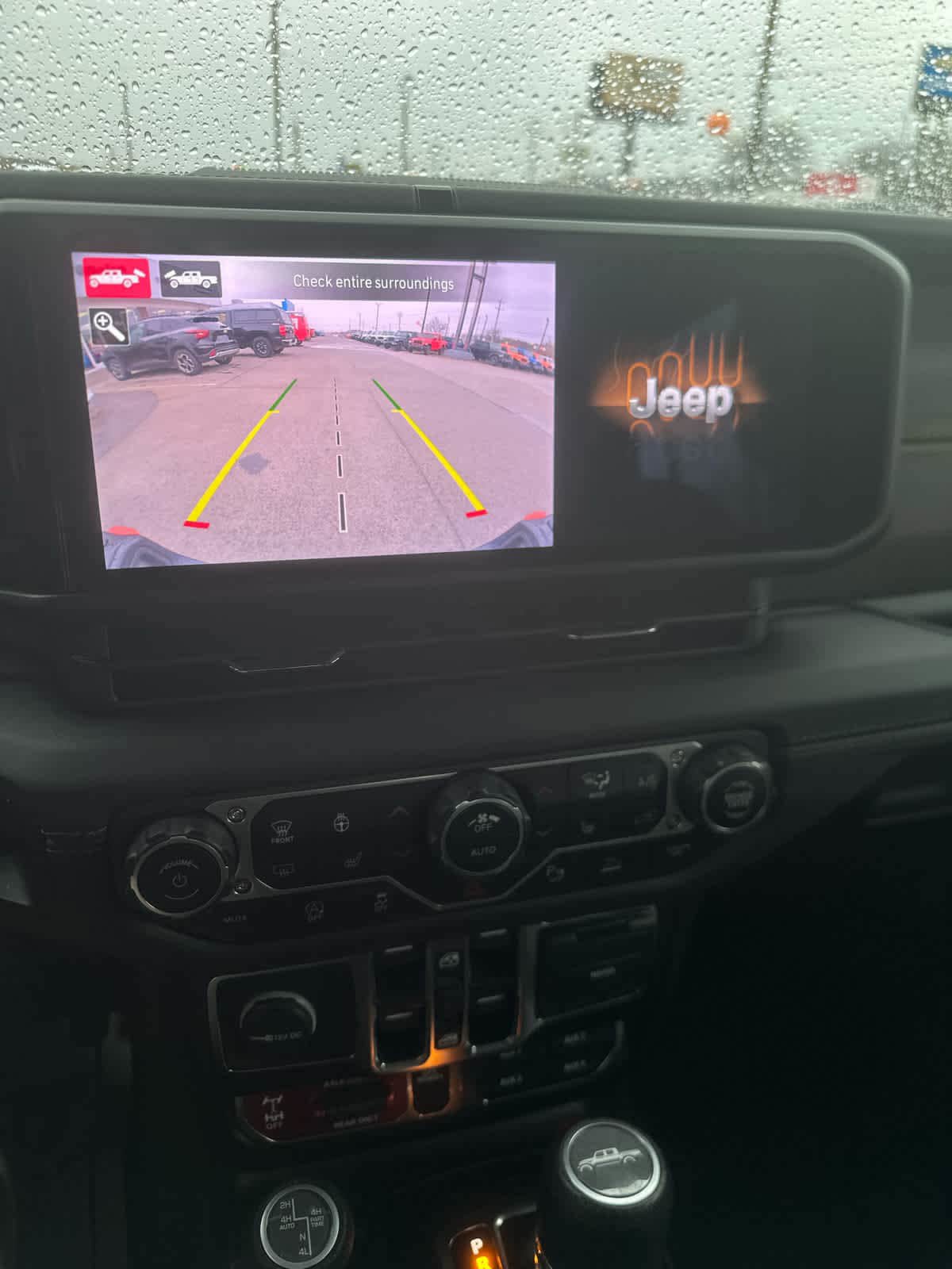 Used 2025 Jeep Gladiator Mojave AWD/4WD image 14