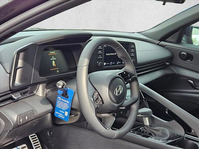 New 2026 Hyundai Elantra SEL Sport FWD video 3