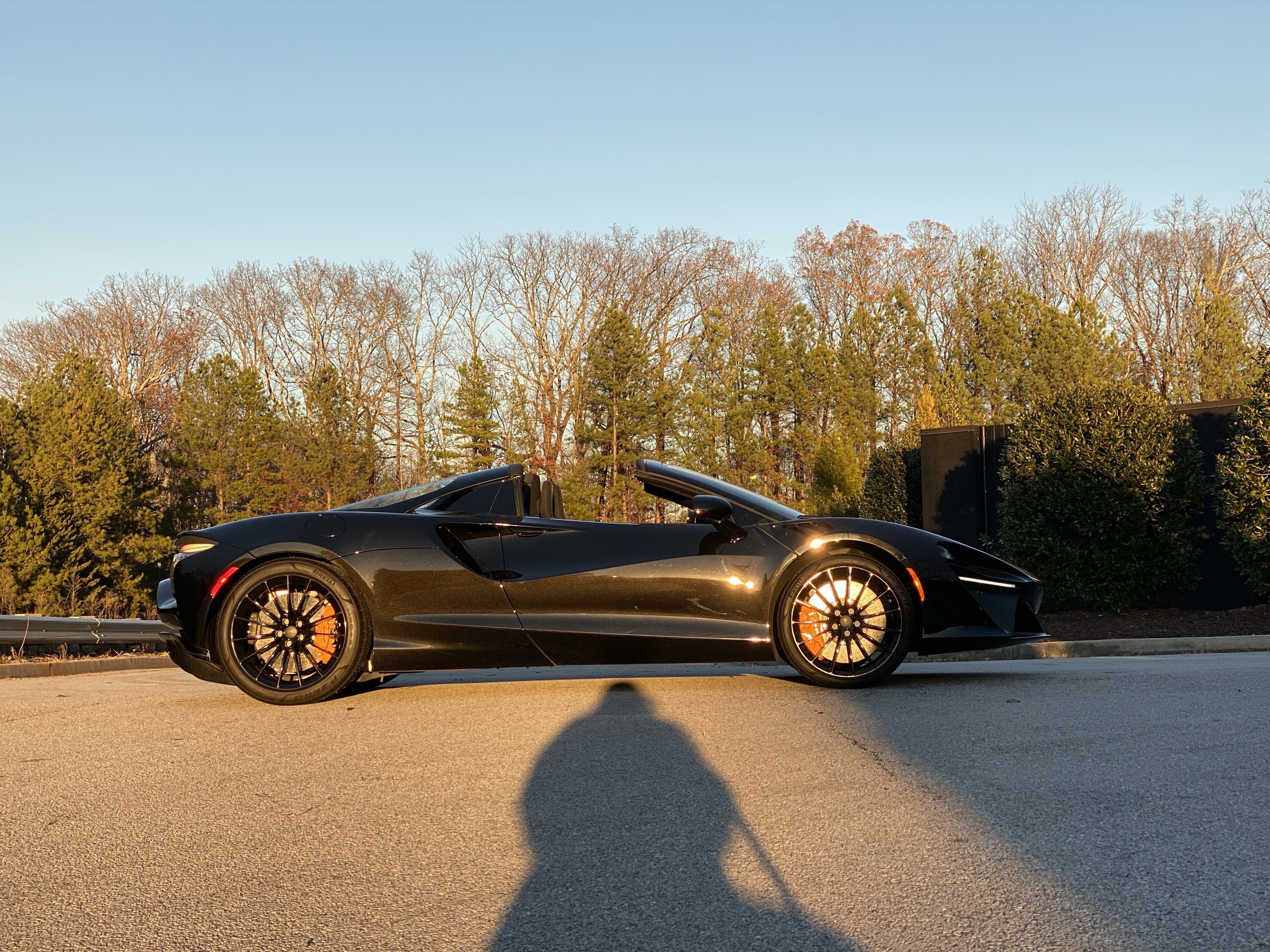 Used 2025 McLaren Artura Spider image 17