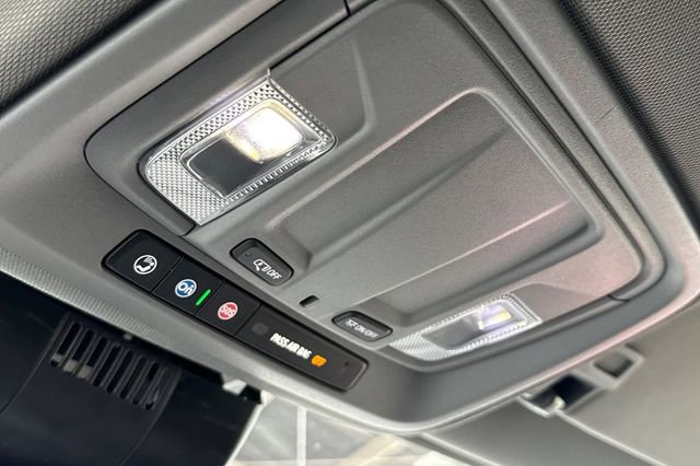 Used 2025 Chevrolet Silverado 1500 LT image 24