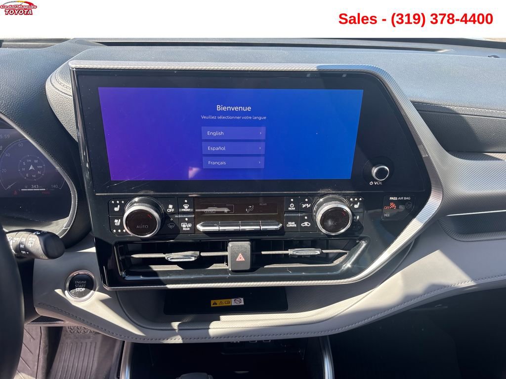 Used 2024 Toyota Highlander Platinum AWD/4WD image 18