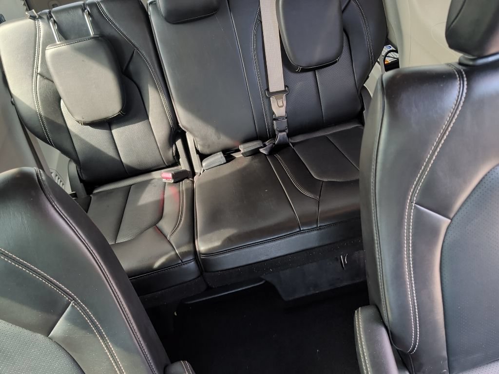 Used 2024 Chrysler Pacifica Touring-L FWD image 9
