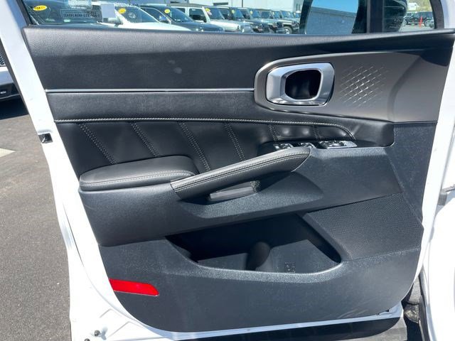 Used 2023 Kia Sorento SX AWD/4WD image 38