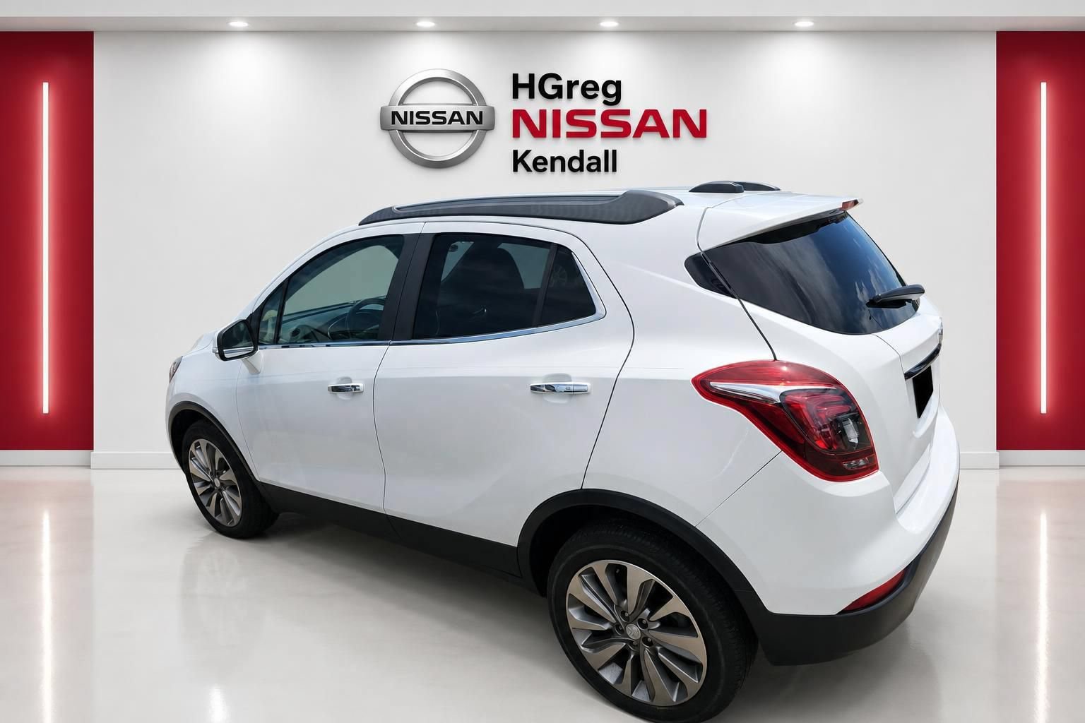 Used 2019 Buick Encore Preferred FWD image 2
