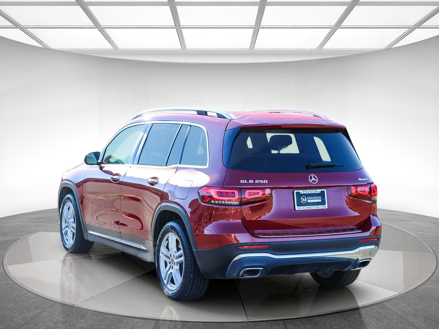 Used 2021 Mercedes-Benz GLB 250 4MATIC image 2