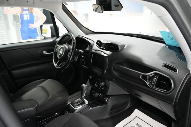 Used 2019 Jeep Renegade Altitude w/ Quick Order Package 2XM AWD/4WD image 21