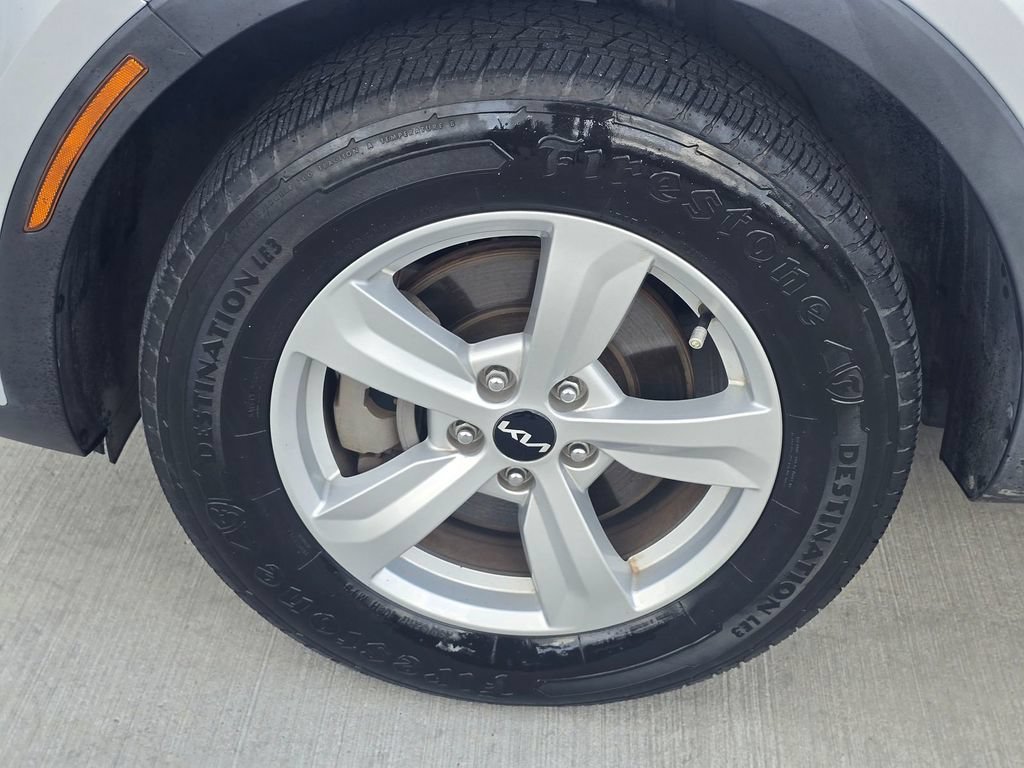 Used 2022 Kia Sorento LX FWD image 7