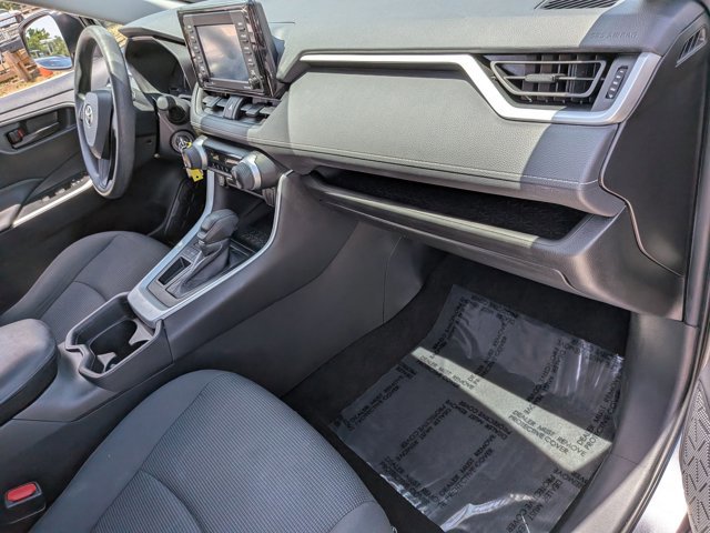 Used 2021 Toyota RAV4 LE FWD image 21