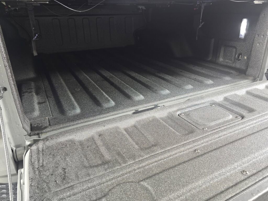 Used 2022 Jeep Gladiator Overland image 16