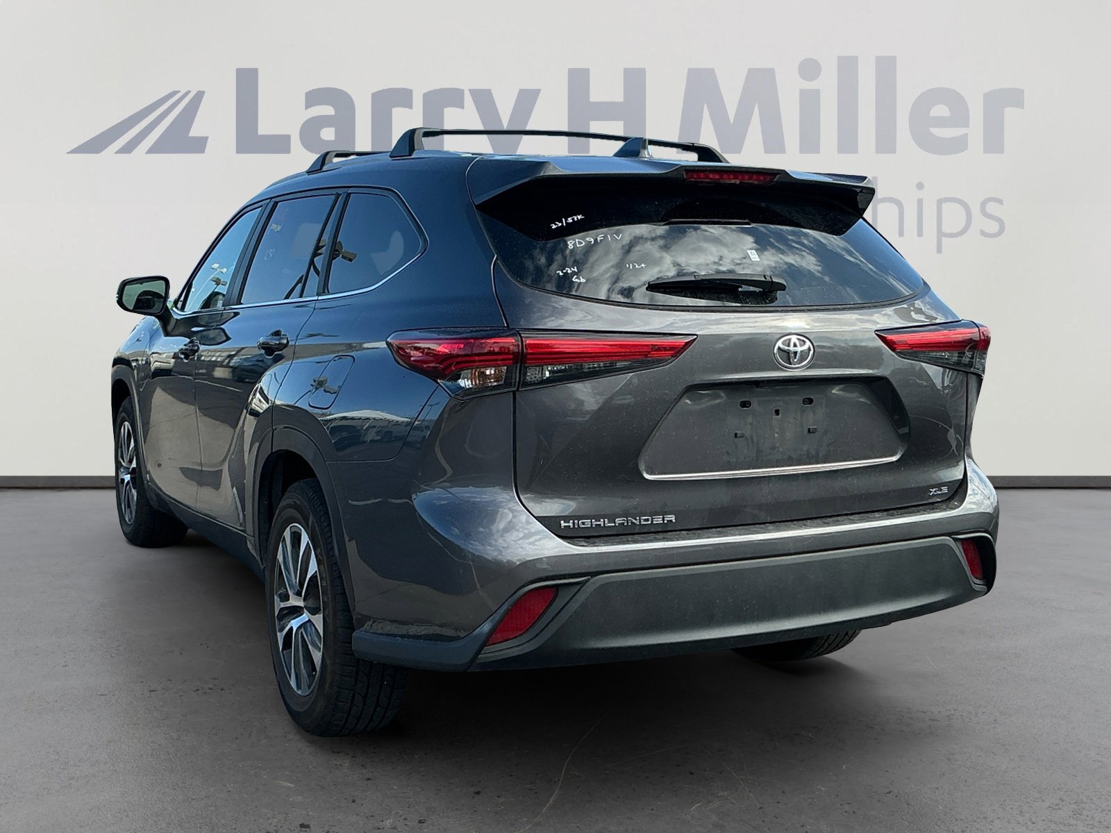 Used 2023 Toyota Highlander XLE