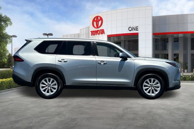 Certified 2025 Toyota Grand Highlander FWD image 3