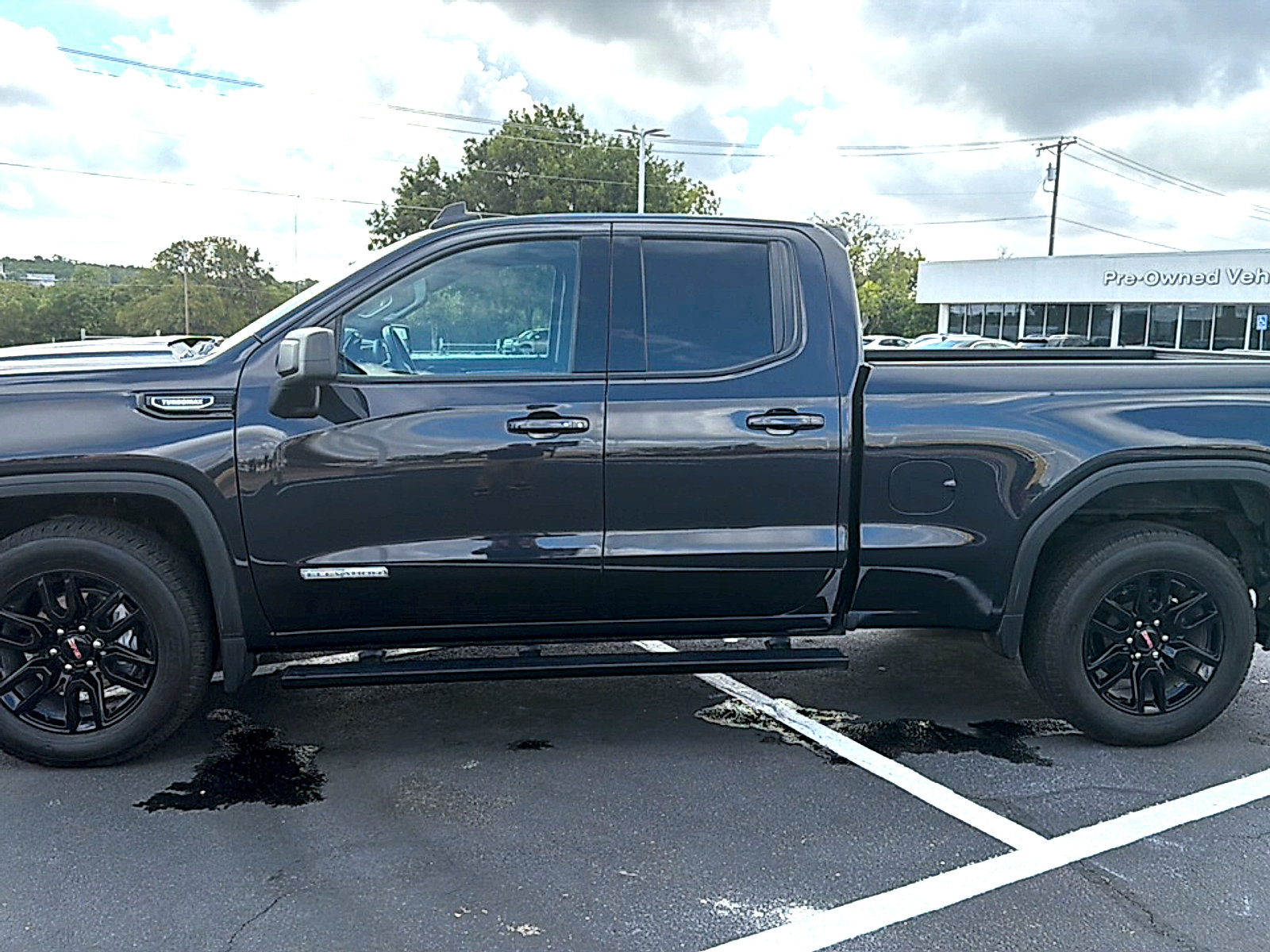 Used 2025 GMC Sierra 1500 Elevation RWD image 4