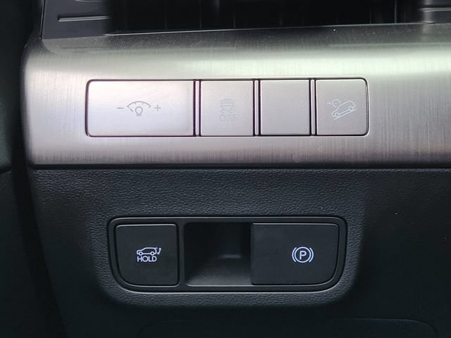 Certified 2025 Hyundai Kona Limited AWD/4WD image 16