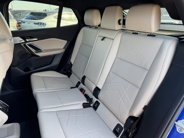 Used 2025 BMW X2 xDrive28i w/ Premium Package image 16