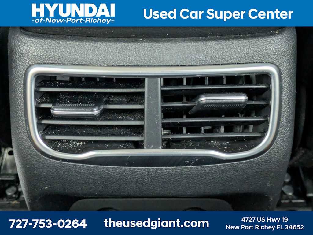 Certified 2022 Hyundai Santa Fe SEL FWD image 15