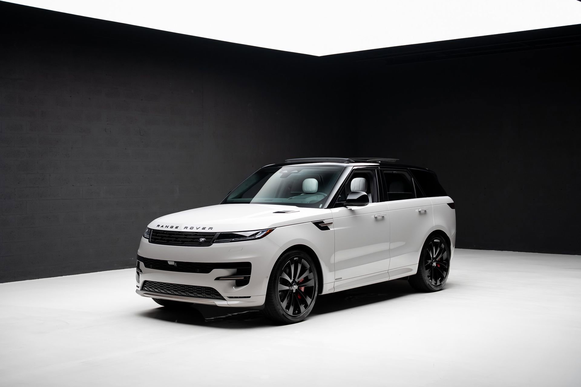 Used 2025 Land Rover Range Rover Sport Autobiography AWD/4WD image 4