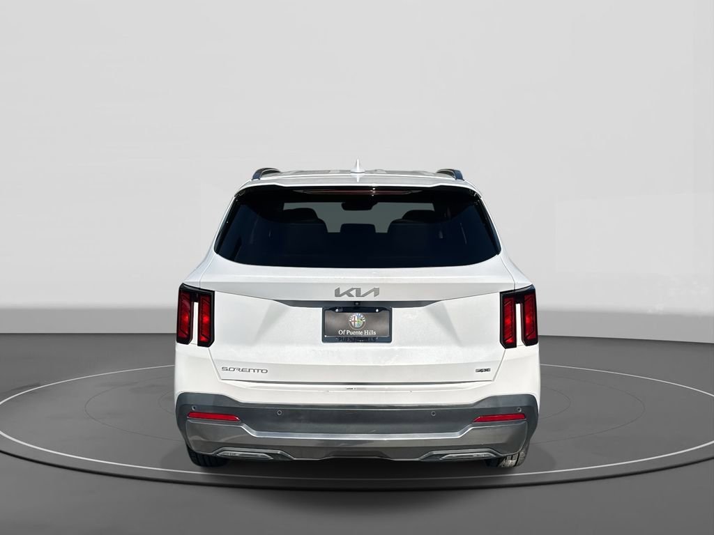 Used 2024 Kia Sorento S image 5