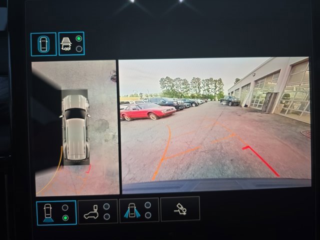 Used 2025 GMC Yukon AT4 image 24