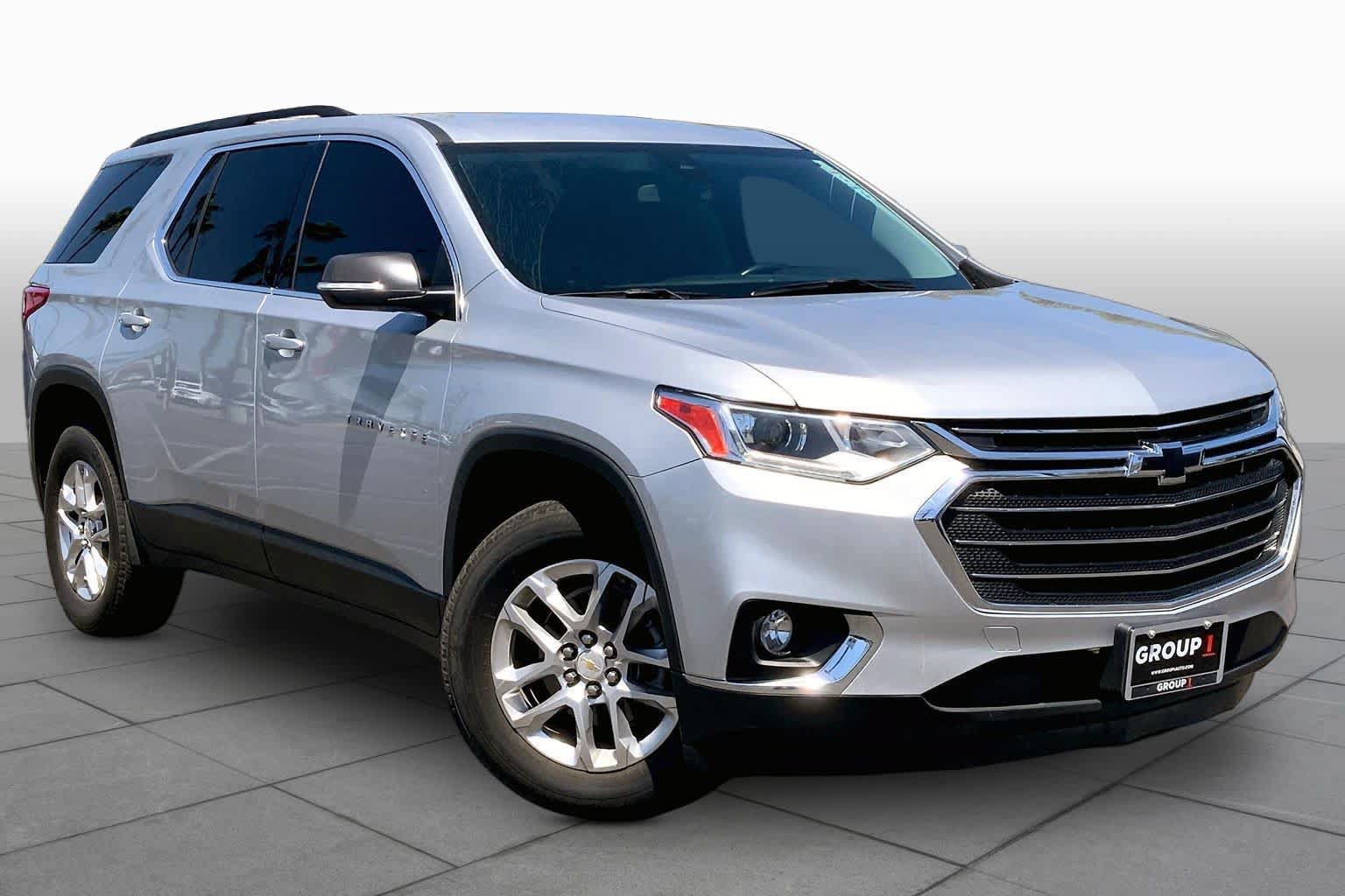 Used 2021 Chevrolet Traverse LT FWD image 2