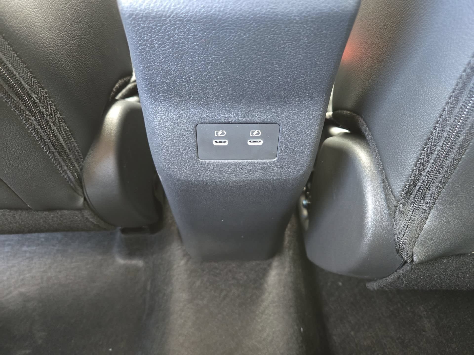New 2026 Nissan Kicks SR w/ Cold Weather Package AWD/4WD image 18