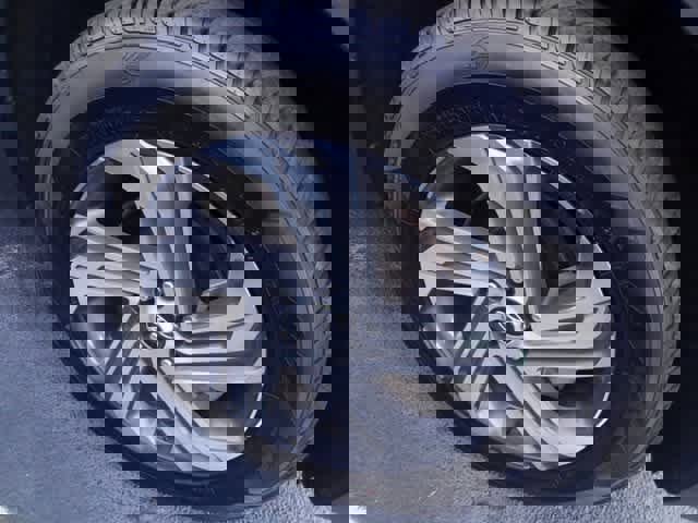 Used 2023 Hyundai Santa Fe SE image 24