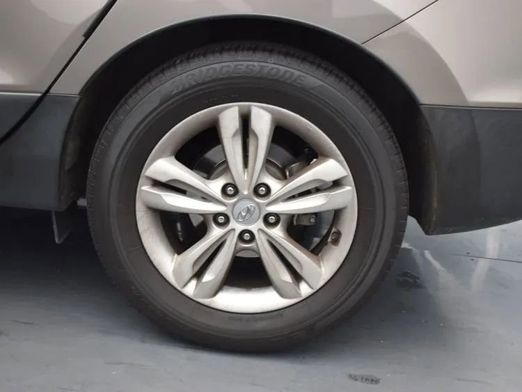 Used 2011 Hyundai Tucson GLS image 31