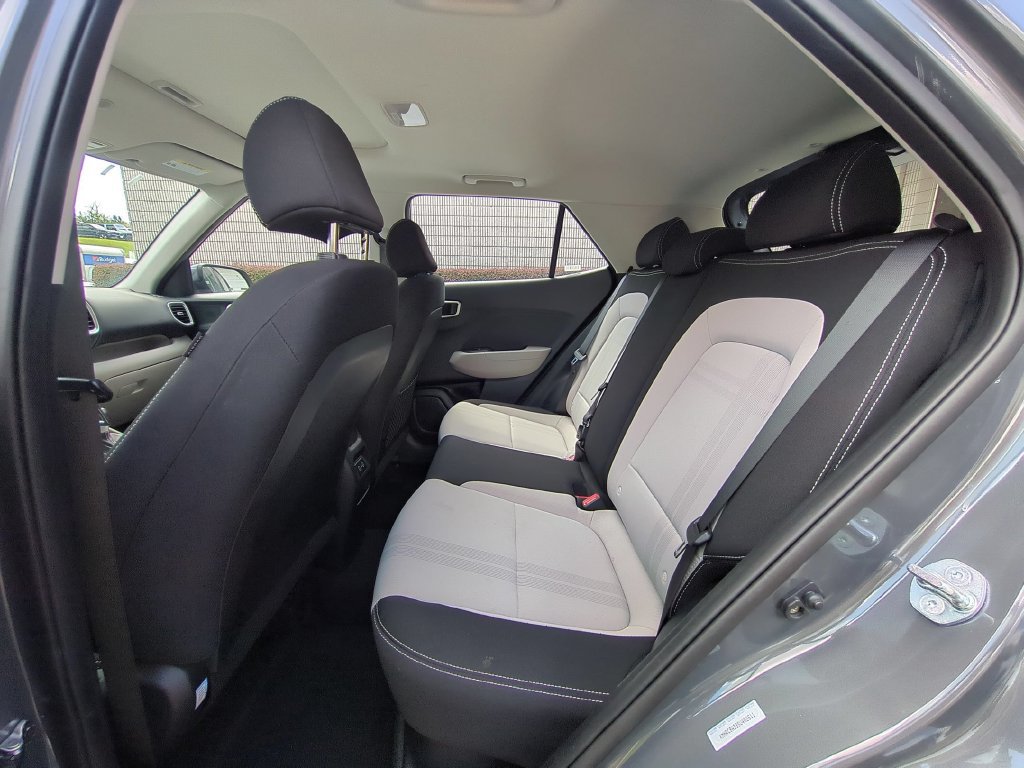 Used 2025 Hyundai Venue SEL FWD image 27