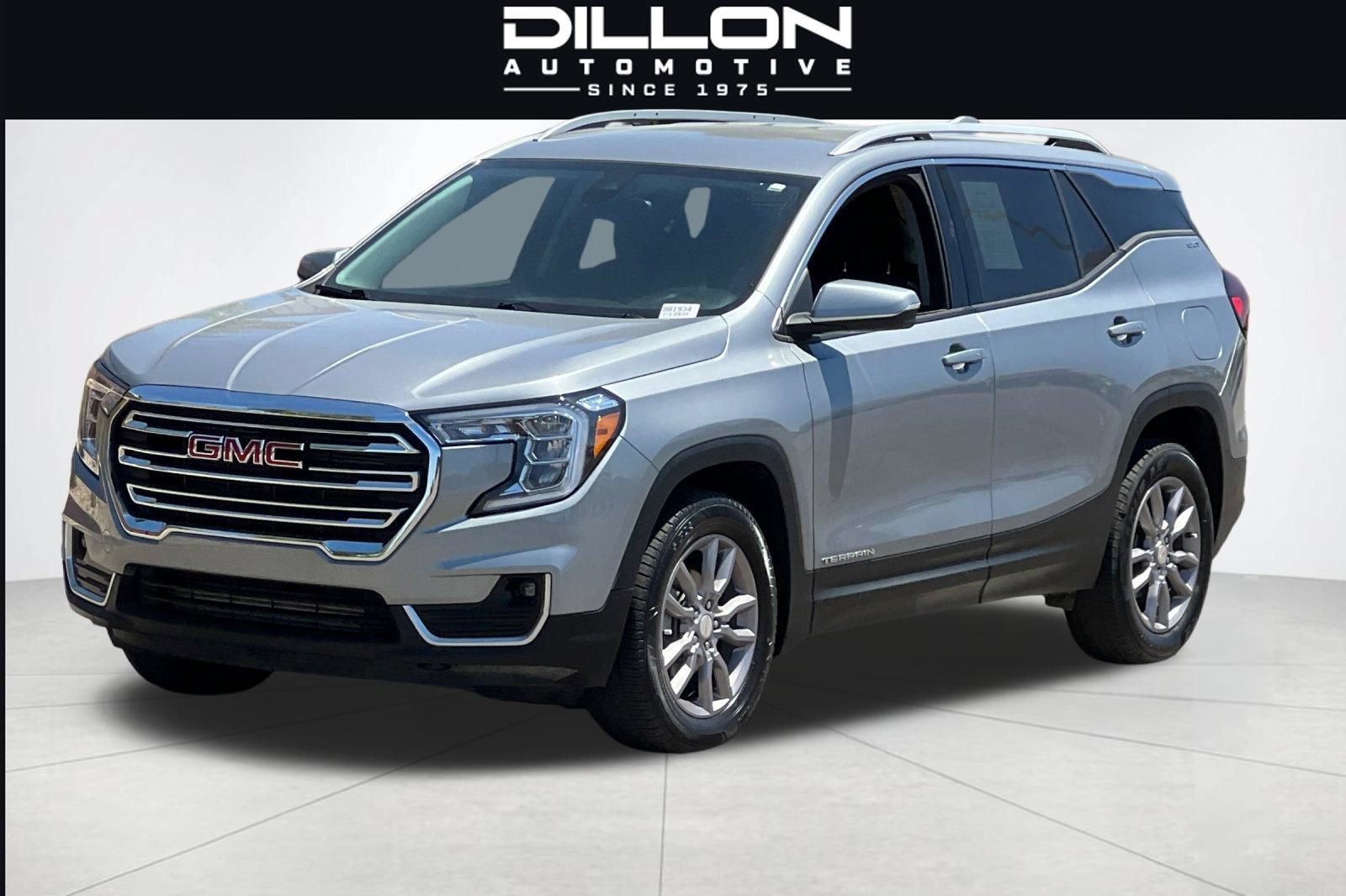 Used 2024 GMC Terrain SLT AWD/4WD image 8