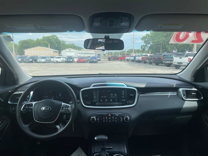 Used 2020 Kia Sorento FWD V6 image 9
