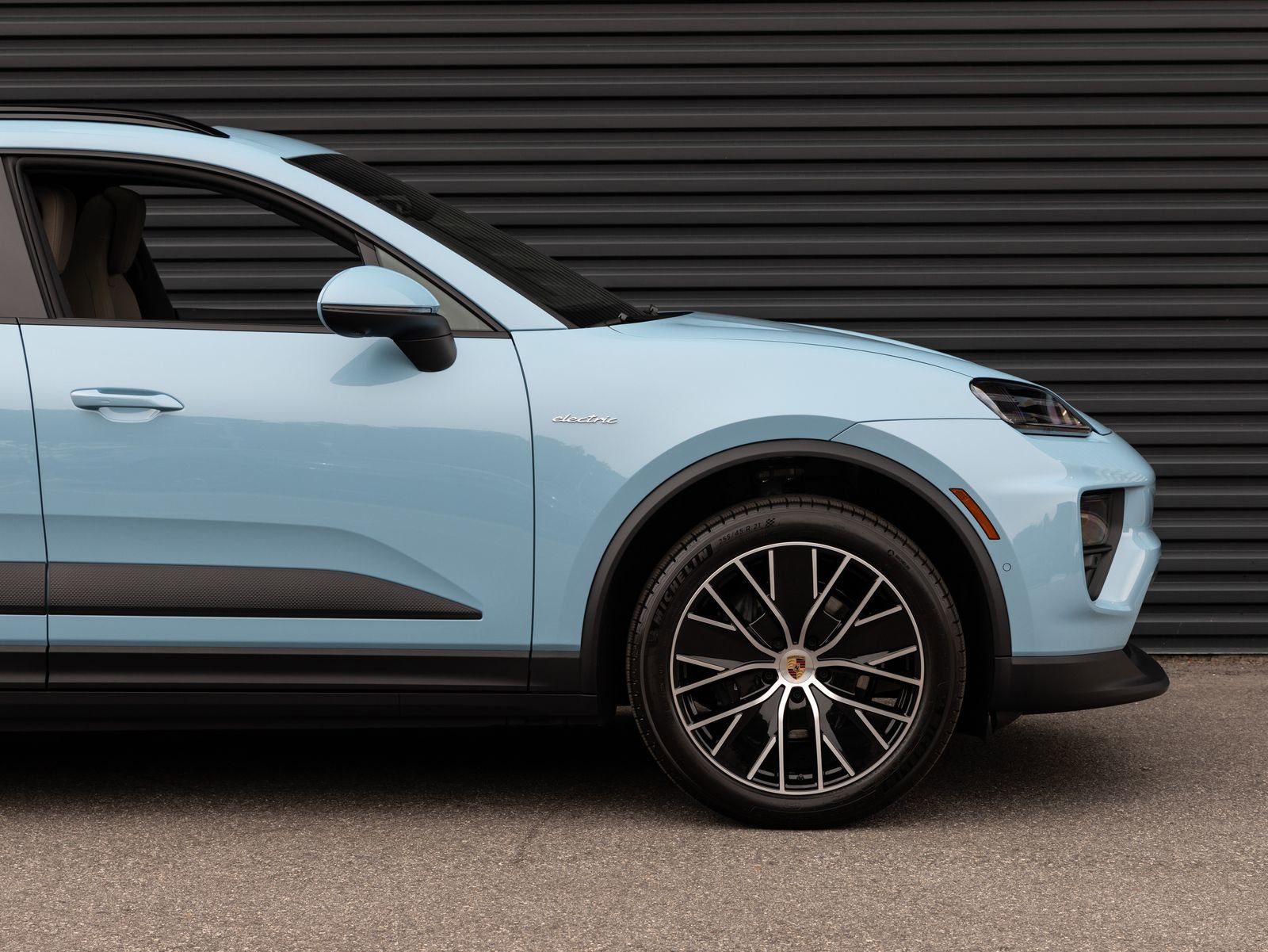 Used 2026 Porsche Macan 4 Electric AWD/4WD image 9