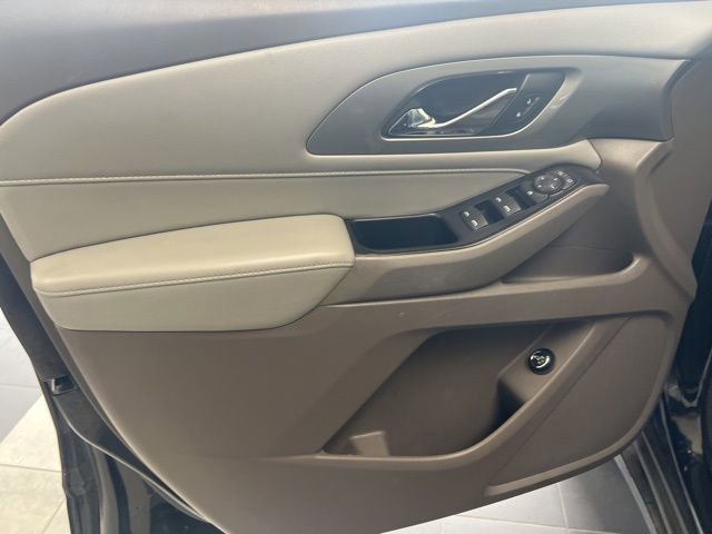 Used 2018 Chevrolet Traverse LT FWD image 13
