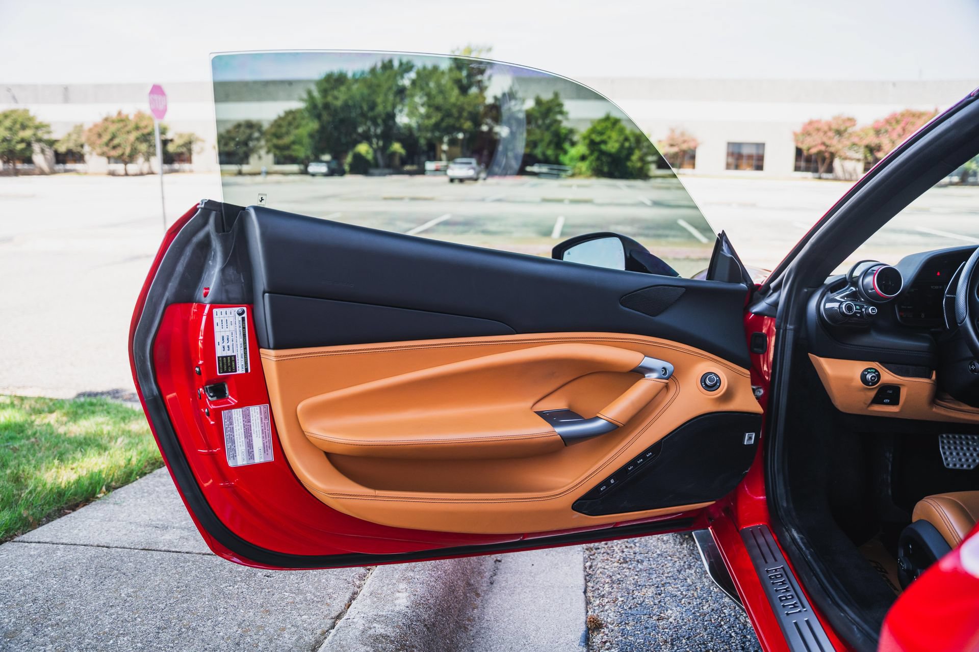 Used 2021 Ferrari F8 Tributo RWD image 40