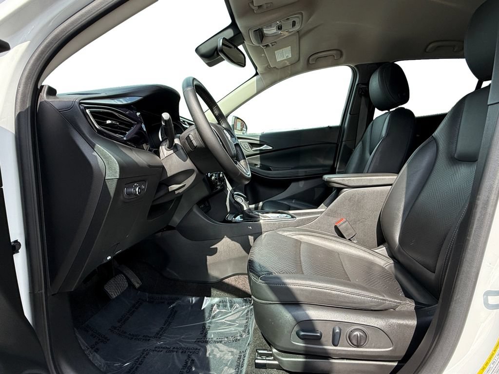 Used 2023 Buick Encore GX Essence FWD image 9