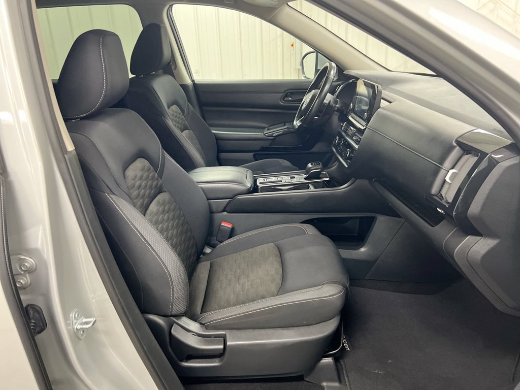 Used 2023 Nissan Pathfinder SV FWD image 21