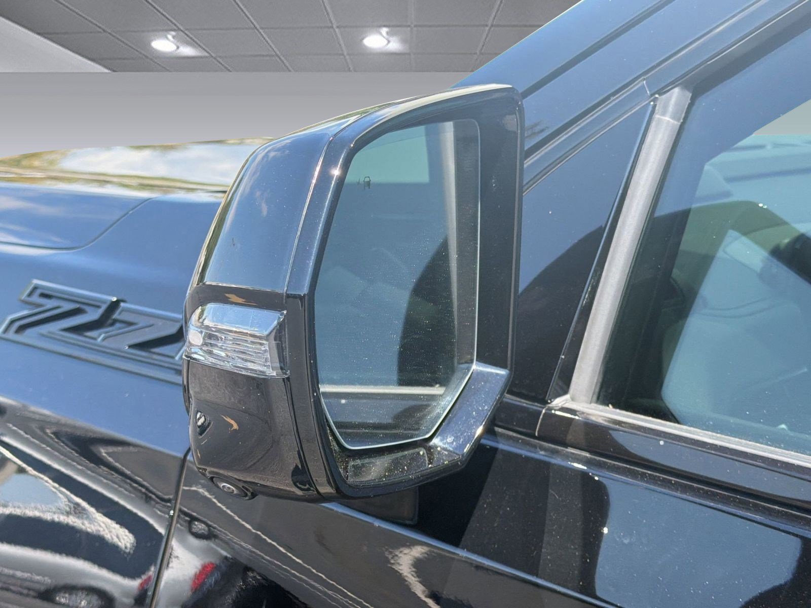 Used 2025 Chevrolet Tahoe Z71 w/ Comfort Package image 21