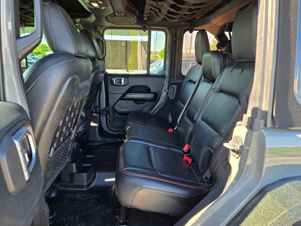 Used 2018 Jeep Wrangler Unlimited Rubicon w/ Dual Top Group AWD/4WD image 25