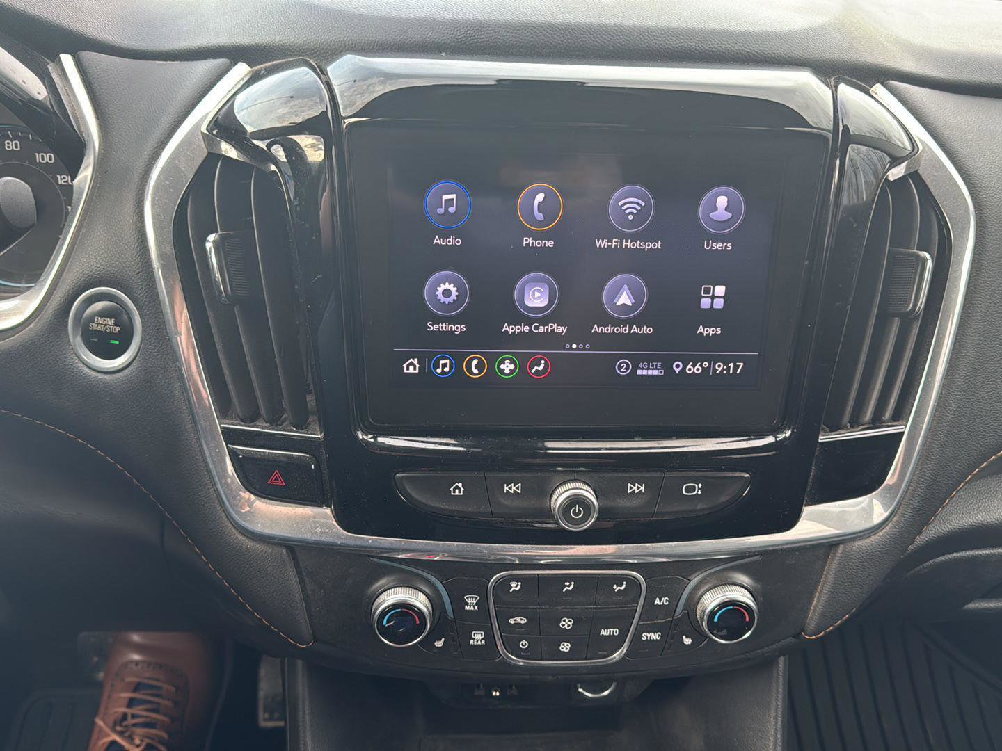 Used 2020 Chevrolet Traverse LT w/ LPO, Black Accent Package image 15