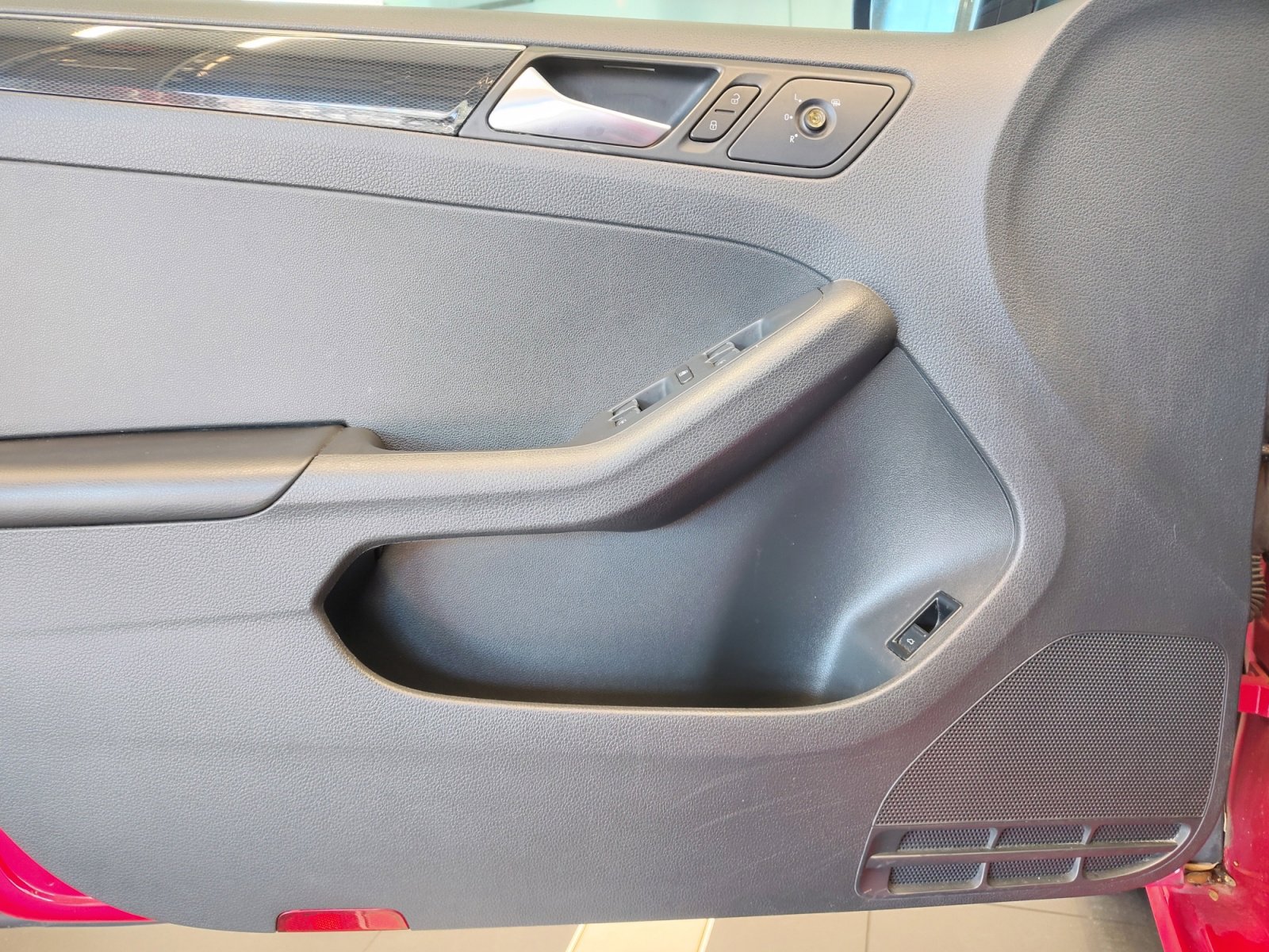 Used 2015 Volkswagen Jetta TDI SEL image 27