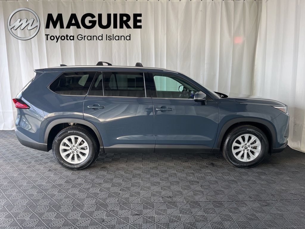 Used 2024 Toyota Grand Highlander AWD image 2