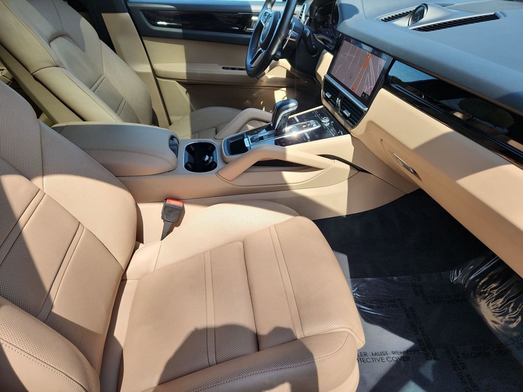 Used 2021 Porsche Cayenne S AWD/4WD image 3