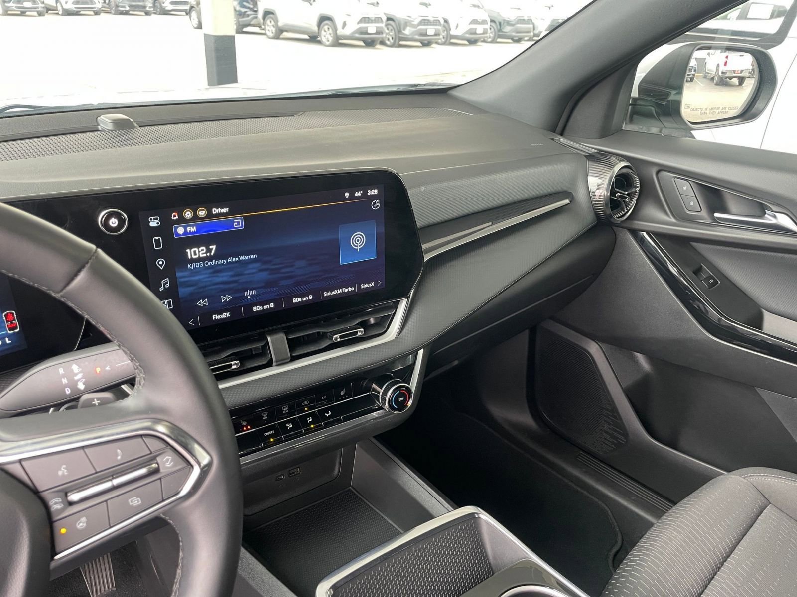 Used 2025 Chevrolet Equinox LT image 18