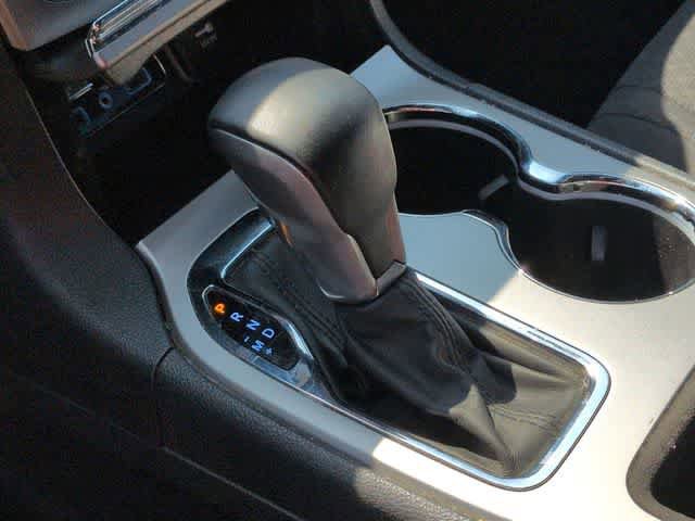 Used 2019 Jeep Grand Cherokee Laredo AWD/4WD image 29