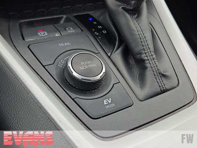 Used 2025 Toyota RAV4 XLE image 11