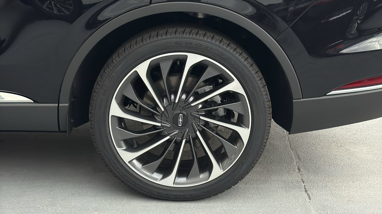 New 2025 Lincoln Aviator Reserve w/ Equipment Group 201A AWD/4WD image 4