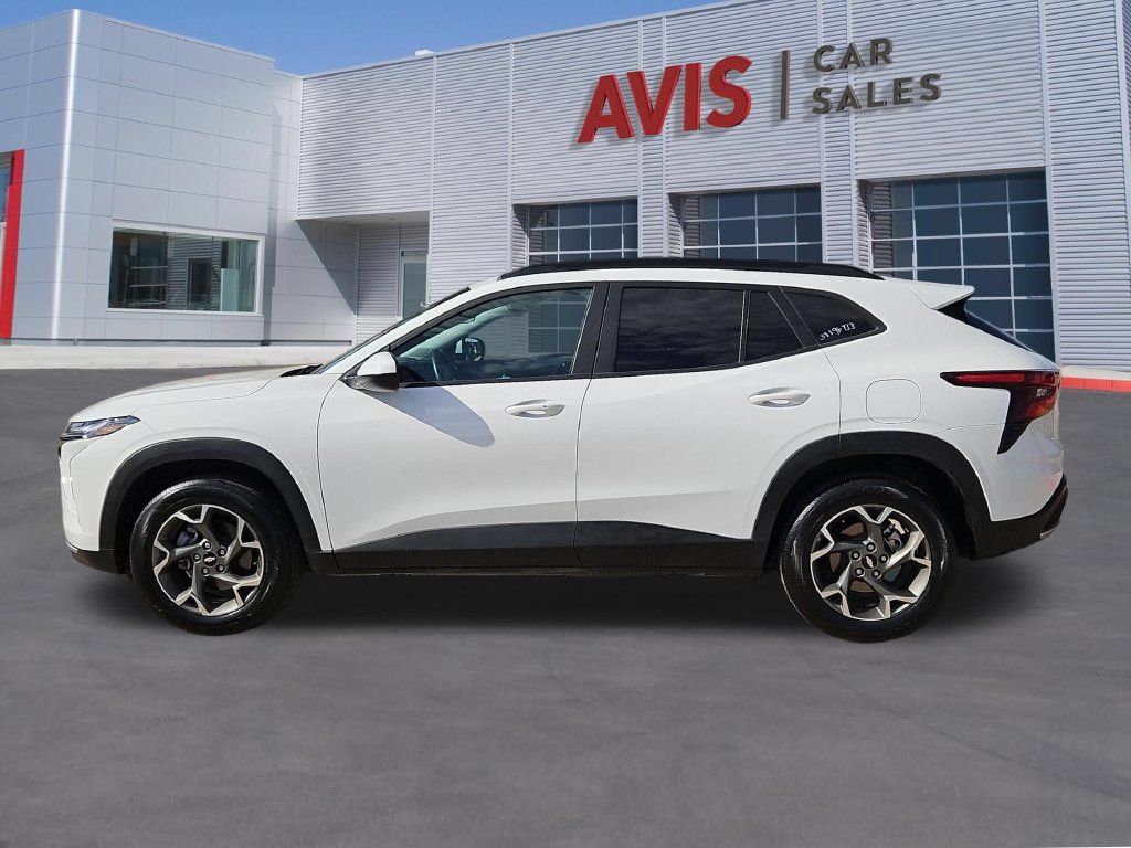 Used 2025 Chevrolet Trax LT w/ LT Convenience Package FWD image 10
